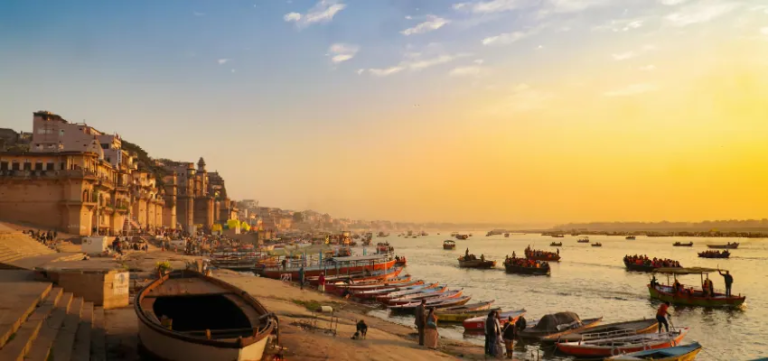 Affordable Ayodhya Prayagraj Varanasi Package for Family Travelers